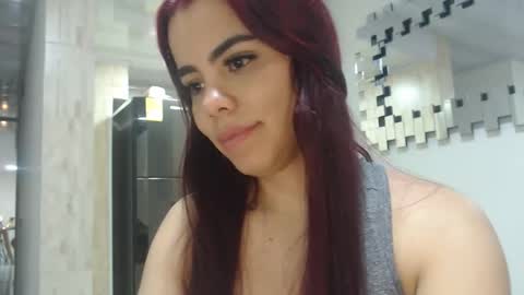 Snapshot of kendallsweetxx chatting on 04-21-26, 02:04 Kendall online show from 04-21-26, 02:04