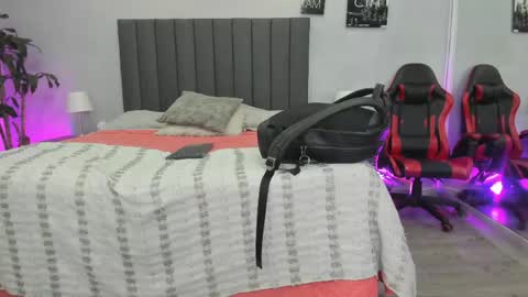 Snapshot of kendra_london chatting on 05-16-26, 11:09 Kendra London online show from 05-16-26, 11:09
