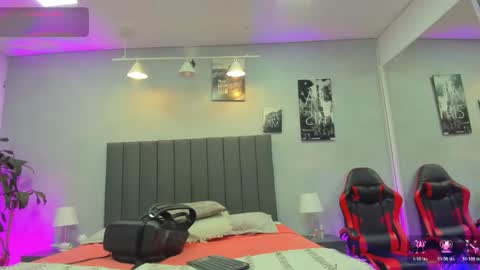 Snapshot of kendra_london chatting on 05-20-26, 11:16 Kendra London online show from 05-20-26, 11:16