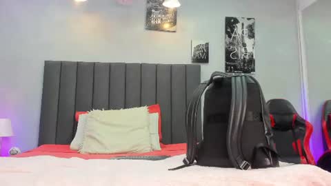 Snapshot of kendra_london chatting on 06-12-26, 11:31 Kendra London online show from 06-12-26, 11:31