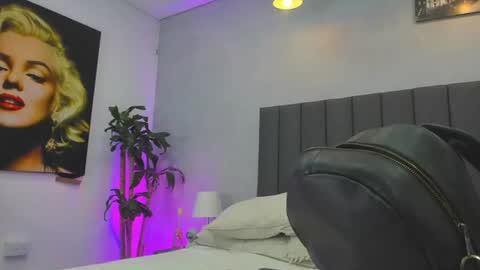 Snapshot of kendra_london chatting on 07-01-26, 11:56 Kendra London online show from 07-01-26, 11:56