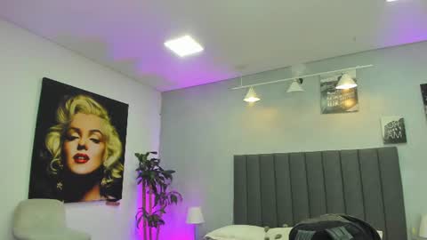 Snapshot of kendra_london chatting on 07-08-26, 11:15 Kendra London online show from 07-08-26, 11:15