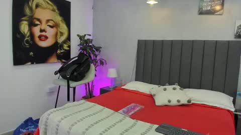 Snapshot of kendra_london chatting on 07-10-26, 11:13 Kendra London online show from 07-10-26, 11:13