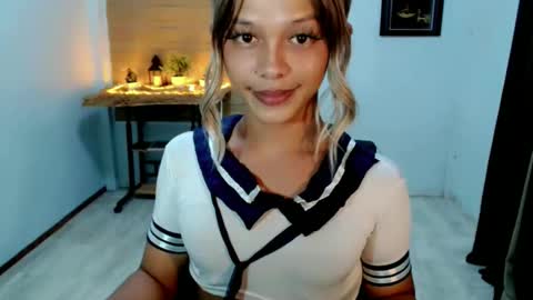 kendra_lunaxx online show from 05-25-26, 12:22