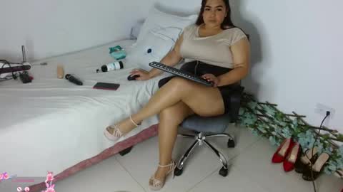 Snapshot of kendra_williams29 chatting on 06-06-26, 01:21 kendra online show from 06-06-26, 01:21