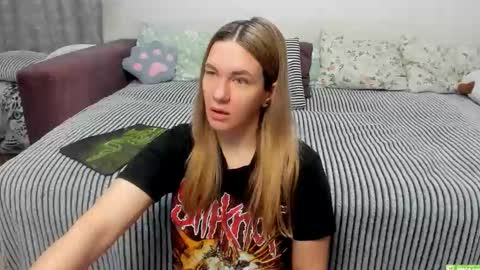 Kendra online show from 12-22-25, 01:02