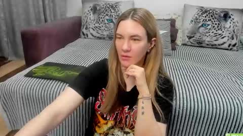 Kendra online show from 05-25-26, 11:44