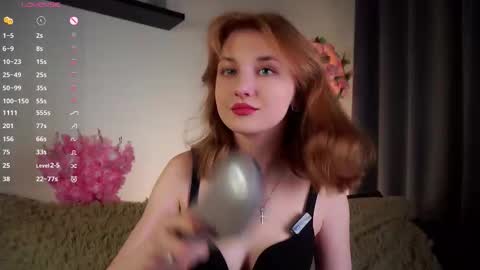 Snapshot of kendrabarby chatting on 10-03-25, 10:45 Eva online show from 10-03-25, 10:45