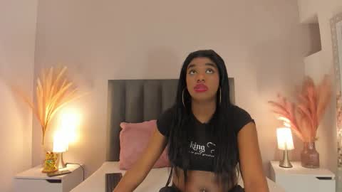 kendrachavez_ online show from 11-16-25, 09:42