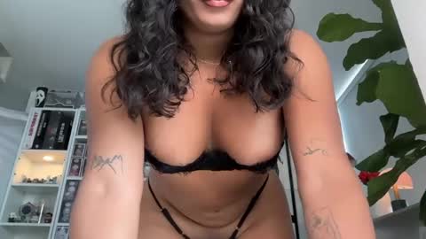 Snapshot of kendrasmithts chatting on 04-27-26, 04:49 Hi Im kendra- onlyfans. isab2896 online show from 04-27-26, 04:49