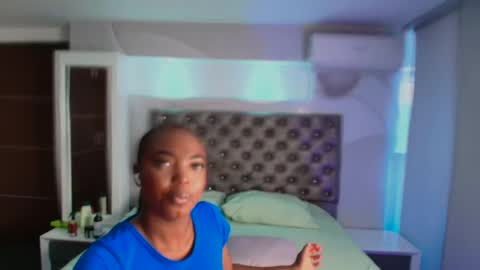 keniagoldenx online show from 06-02-26, 03:36