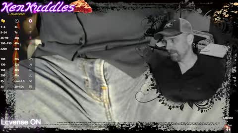 Snapshot of kenkuddles chatting on 09-27-25, 03:33 Ken Kuddles online show from 09-27-25, 03:33