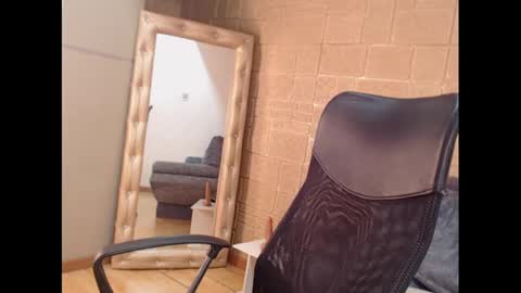 Snapshot of kenn_boy_ chatting on 01-25-25, 02:47 kenn_boy_ online show from 01-25-25, 02:47