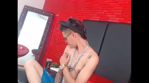 Snapshot of kenn_boy_ chatting on 02-04-25, 07:00 kenn_boy_ online show from 02-04-25, 07:00