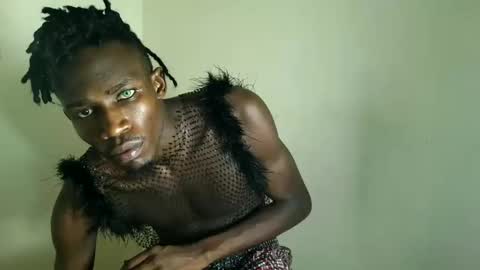 Kenia online show from 12-18-25, 04:24