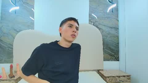 Snapshot of kenny_hank chatting on 06-24-26, 03:49 kenny_hank online show from 06-24-26, 03:49