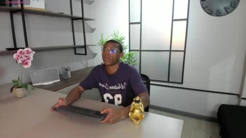 Snapshot of kenny_thompson_ chatting on 02-20-26, 08:31 Kenny Thompson online show from 02-20-26, 08:31