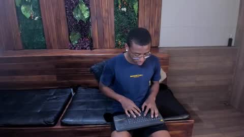 Snapshot of kenny_thompson_ chatting on 02-28-26, 08:21 Kenny Thompson online show from 02-28-26, 08:21