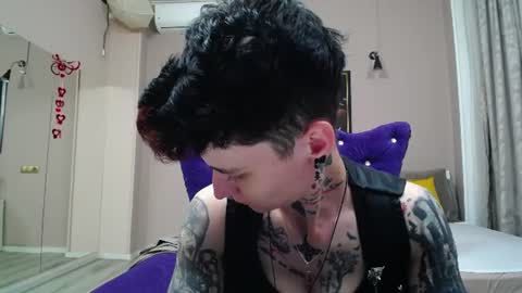 Snapshot of kennyvibe chatting on 06-25-26, 02:21 kennyvibe online show from 06-25-26, 02:21
