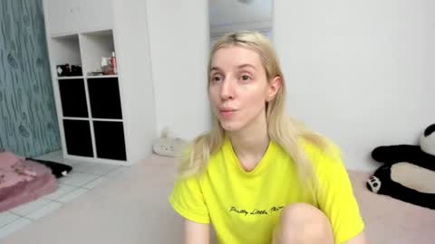 Kenzie online show from 07-05-26, 01:40