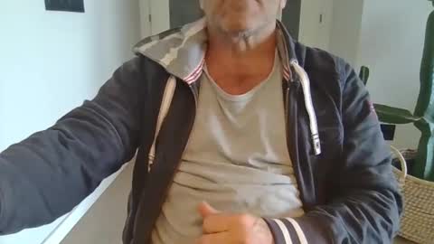 Anton online show from 05-17-26, 03:19