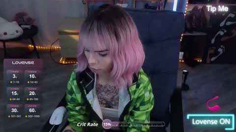 Snapshot of kerry_kirk chatting on 11-12-25, 10:20 Kerry online show from 11-12-25, 10:20