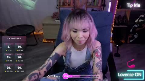 Snapshot of kerry_kirk chatting on 11-13-25, 10:41 Kerry online show from 11-13-25, 10:41