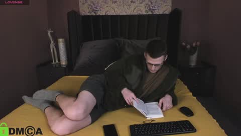 Snapshot of kerry_slay chatting on 12-19-24, 03:07 Kerry online show from 12-19-24, 03:07