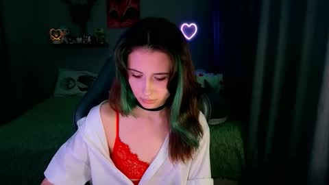 Snapshot of keti_moon chatting on 11-28-25, 05:15 Keti 3 online show from 11-28-25, 05:15
