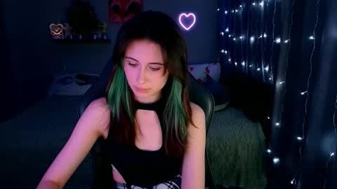 Snapshot of keti_moon chatting on 12-04-25, 06:16 Keti 3 online show from 12-04-25, 06:16