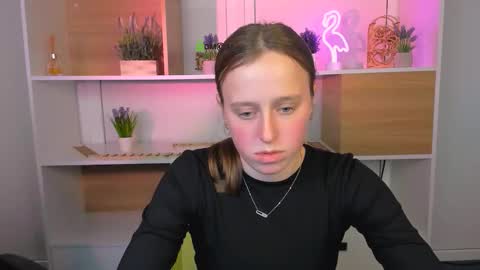 keuli_li online show from 12-22-25, 12:24