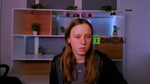 keuli_li online show from 01-07-26, 12:18