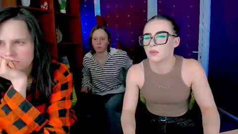 keuli_li online show from 02-18-26, 07:43