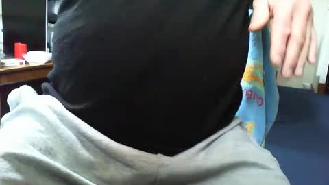 Snapshot of kevee1955 chatting on 10-12-25, 03:22 Daddyo online show from 10-12-25, 03:22