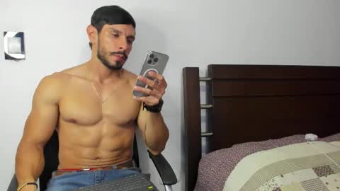 kevin_malone22 online show from 11-19-25, 01:49