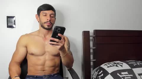 kevin_malone22 online show from 01-12-26, 02:06