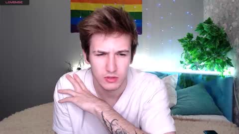 Snapshot of kevin_shayne chatting on 09-28-25, 12:05 Kevin online show from 09-28-25, 12:05