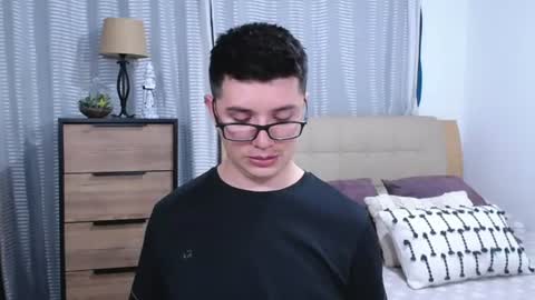 Snapshot of kevinhunts chatting on 06-12-26, 11:57 Kevin online show from 06-12-26, 11:57