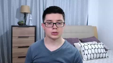 Snapshot of kevinhunts chatting on 06-19-26, 10:13 Kevin online show from 06-19-26, 10:13