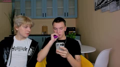 Snapshot of kevinm1lky chatting on 11-16-25, 07:41 Kevin online show from 11-16-25, 07:41