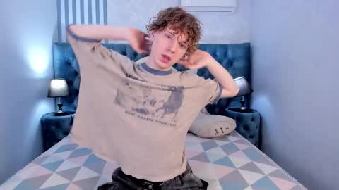 Snapshot of kevinm1lky chatting on 03-14-26, 06:52 Kevin online show from 03-14-26, 06:52