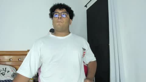 Snapshot of kevinn_m chatting on 07-18-26, 02:16 KevinM online show from 07-18-26, 02:16