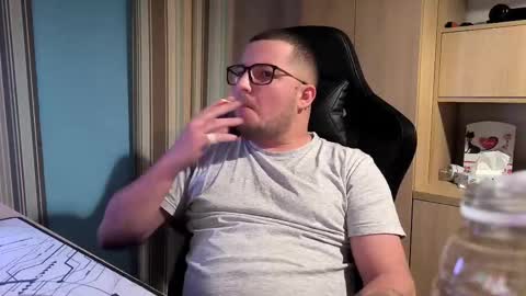 Kevinn online show from 10-17-25, 08:33