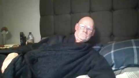 kevlooking4sez online show from 04-25-26, 12:24