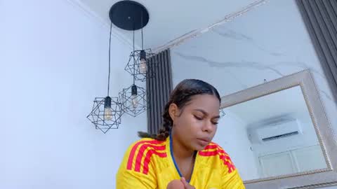 Snapshot of keyla_mejia chatting on 06-27-26, 12:10 Keyla online show from 06-27-26, 12:10