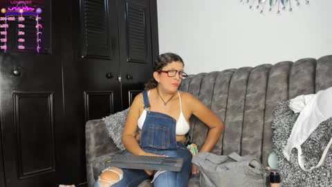 Keila Milf online show from 09-30-25, 04:39