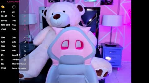 Keyla noa online show from 12-15-25, 07:18