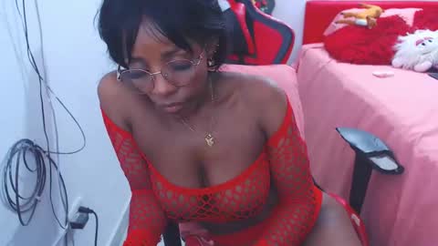 Snapshot of keyra_dainty chatting on 12-29-24, 08:37 Sandy Saenz online show from 12-29-24, 08:37