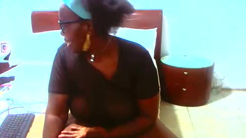 keysenbarxx19 online show from 04-19-26, 03:44