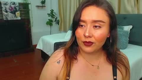 Snapshot of khalia_ chatting on 06-19-26, 05:50 K H A I L A online show from 06-19-26, 05:50